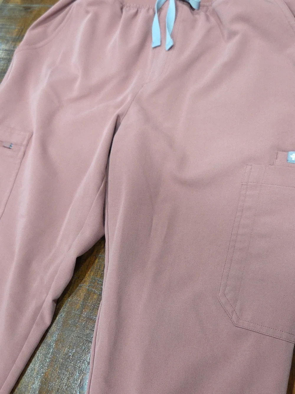 Figs Technical Scrubs Pants - Picture 2 of 10